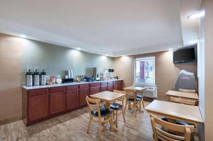 Quality inn near Pimlico Racetrack - image 4