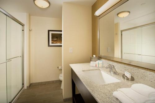 Hampton Inn & Suites Baltimore/Woodlawn - image 4
