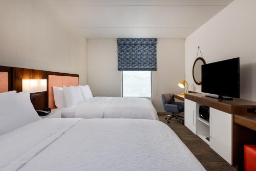 Hampton Inn Baltimore Bayview Campus - image 5