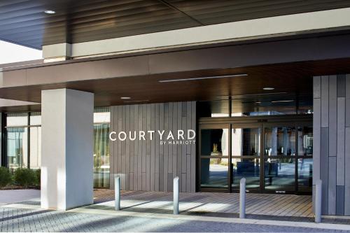 Courtyard Baltimore Downtown/McHenry Row - image 3