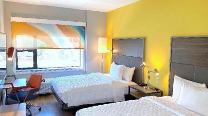 Tru By Hilton Baltimore Harbor East - image 4