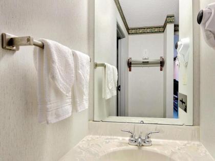 Days Inn by Wyndham Lisbon - image 9