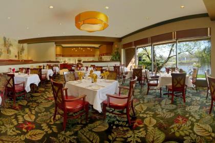 DoubleTree by Hilton Lisle Naperville - image 8
