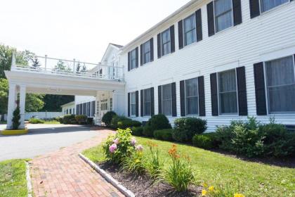 Litchfield Inn - image 4