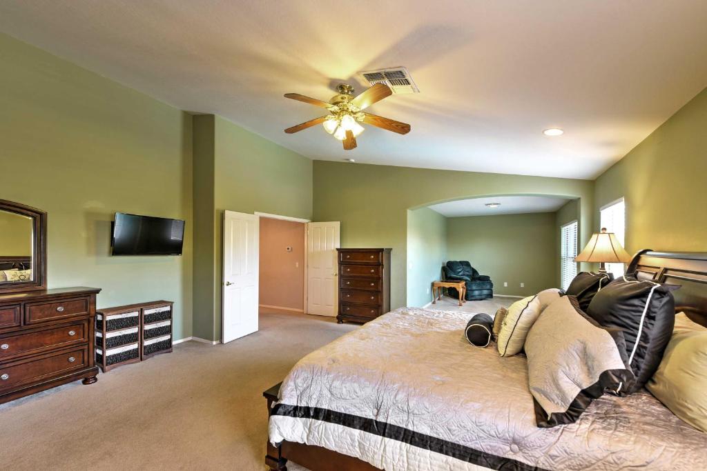 Spacious Litchfield Park Home with Yard Heated Pool - image 7