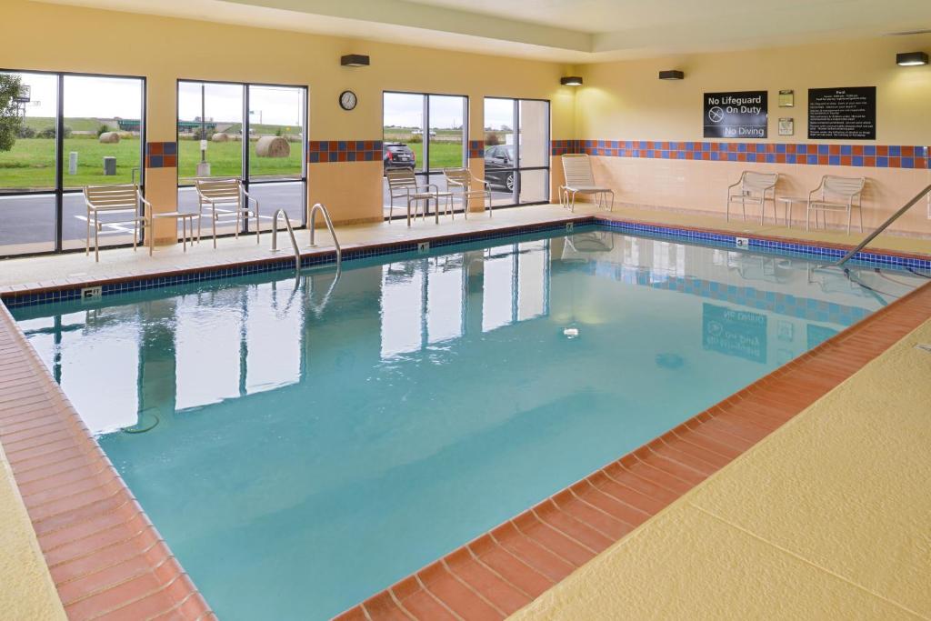 Hampton Inn Litchfield - image 4
