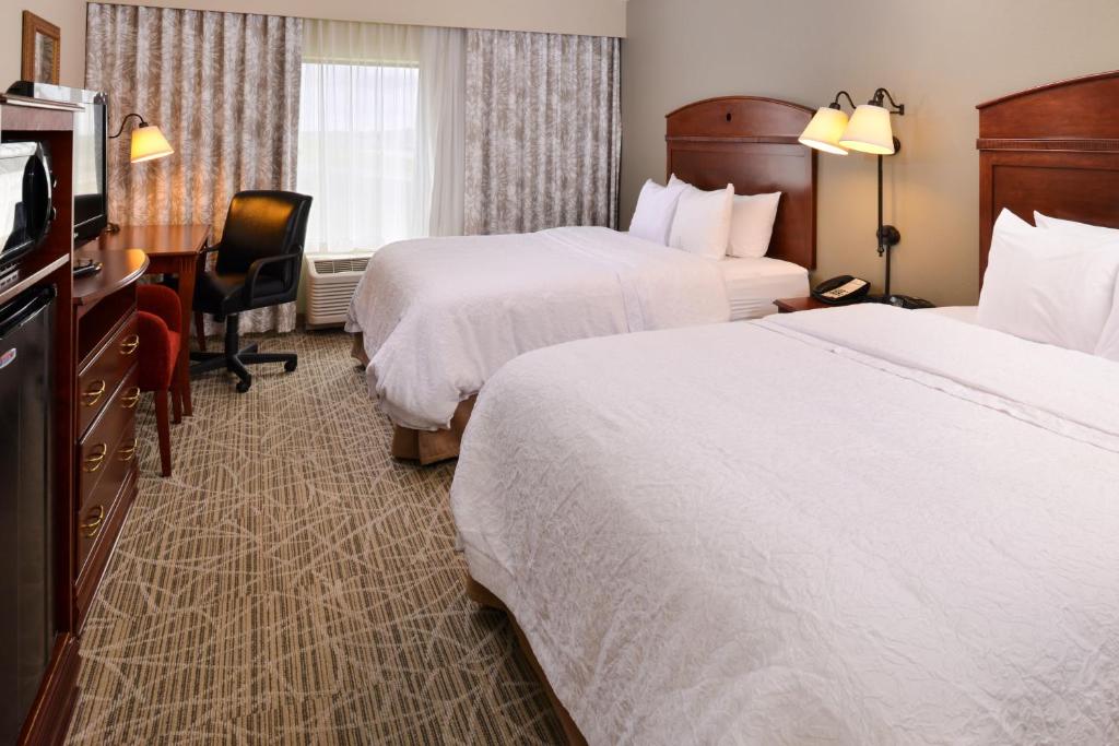 Hampton Inn Litchfield - image 5