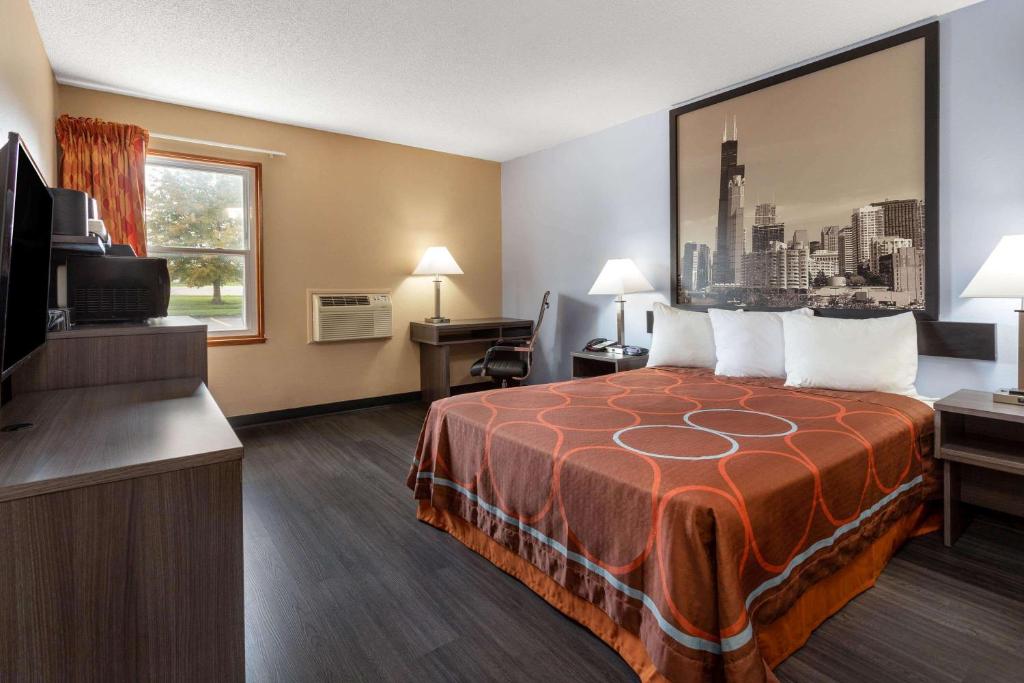 Super 8 by Wyndham Litchfield - main image
