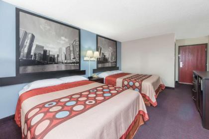 Super 8 by Wyndham Litchfield - image 8