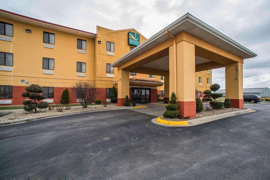 Quality Inn Litchfield Route 66 - main image