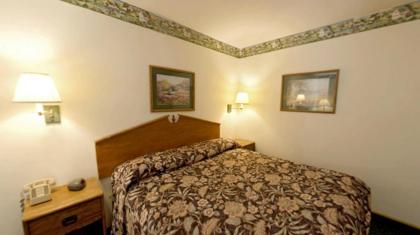 America's Best Value Inn Litchfield - image 13