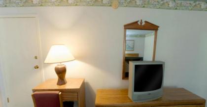 America's Best Value Inn Litchfield - image 14
