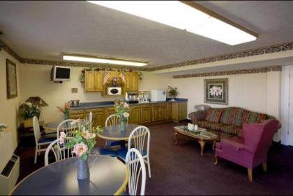 America's Best Value Inn Litchfield - image 3