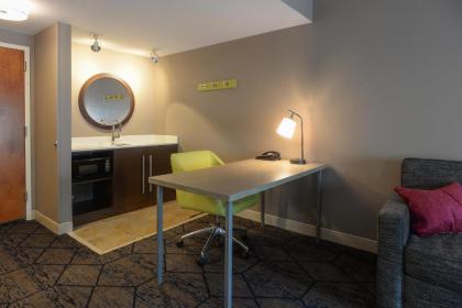 Hampton Inn & Suites Atlanta-Six Flags - image 10
