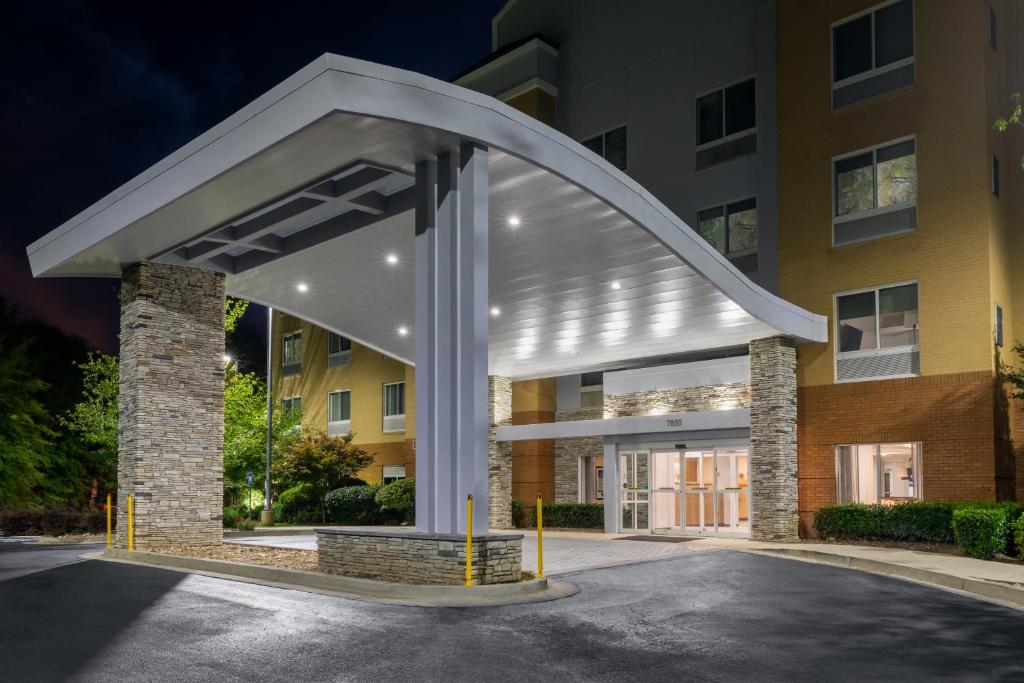 Fairfield Inn & Suites by Marriott Atlanta Stonecrest - main image