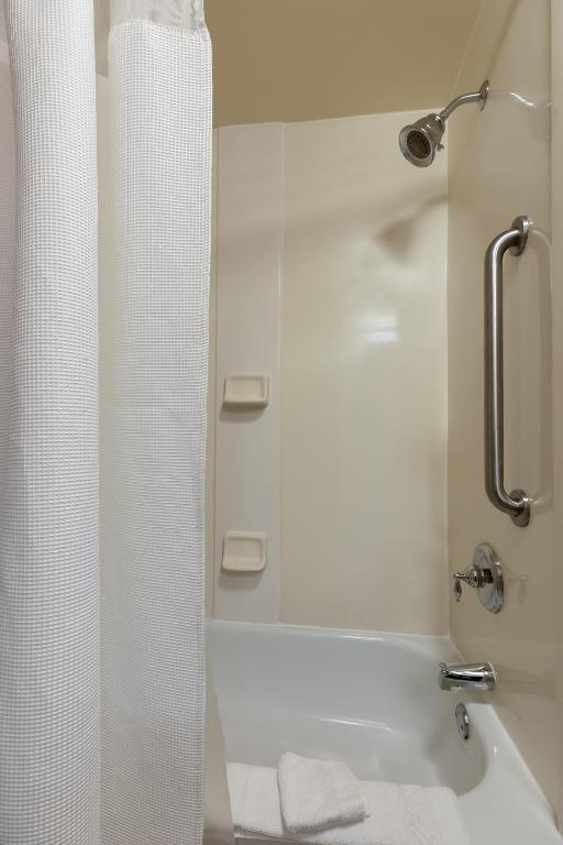 Fairfield Inn & Suites by Marriott Atlanta Stonecrest - image 7