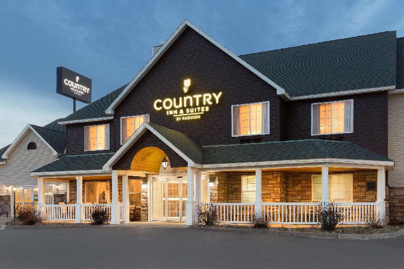 Country Inn & Suites by Radisson Little Falls MN - image 7