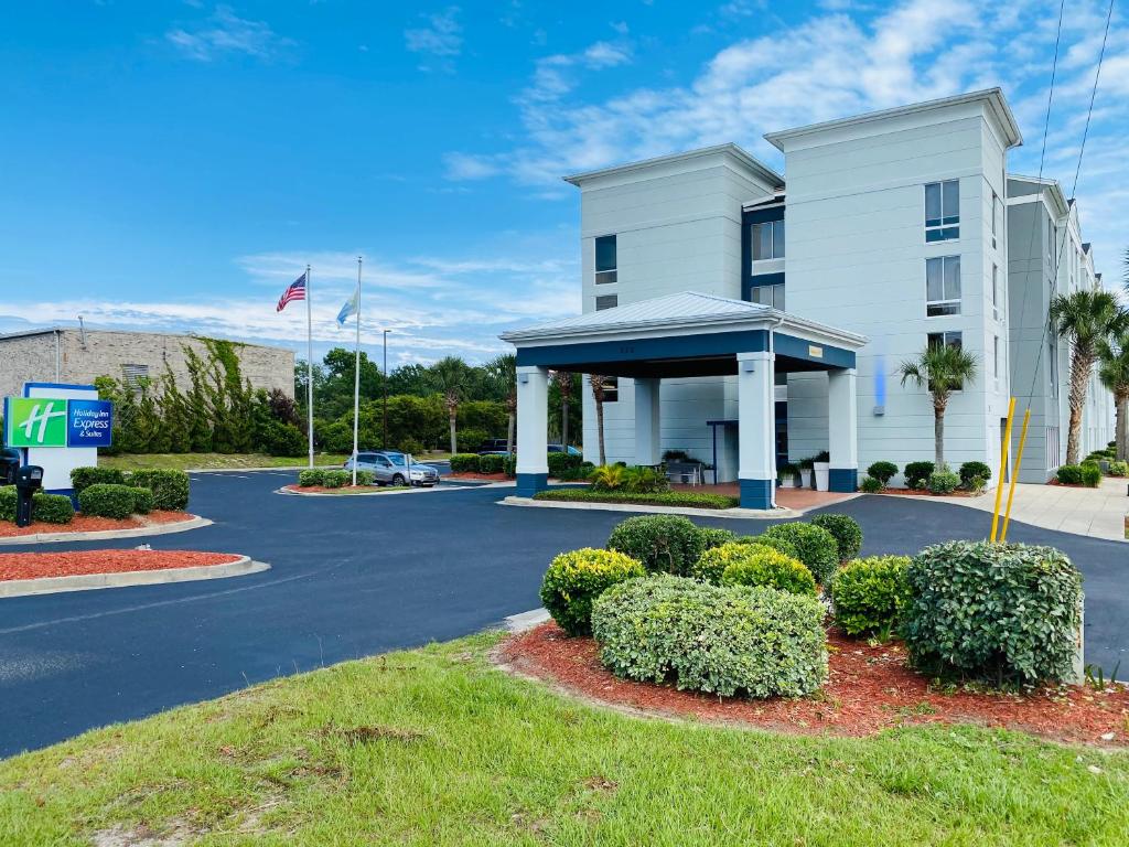 Holiday Inn Express North Myrtle Beach - Little River an IHG Hotel - main image