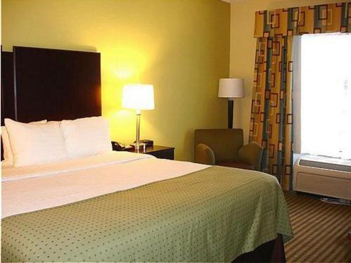 Holiday Inn Express North Myrtle Beach - Little River an IHG Hotel - image 2