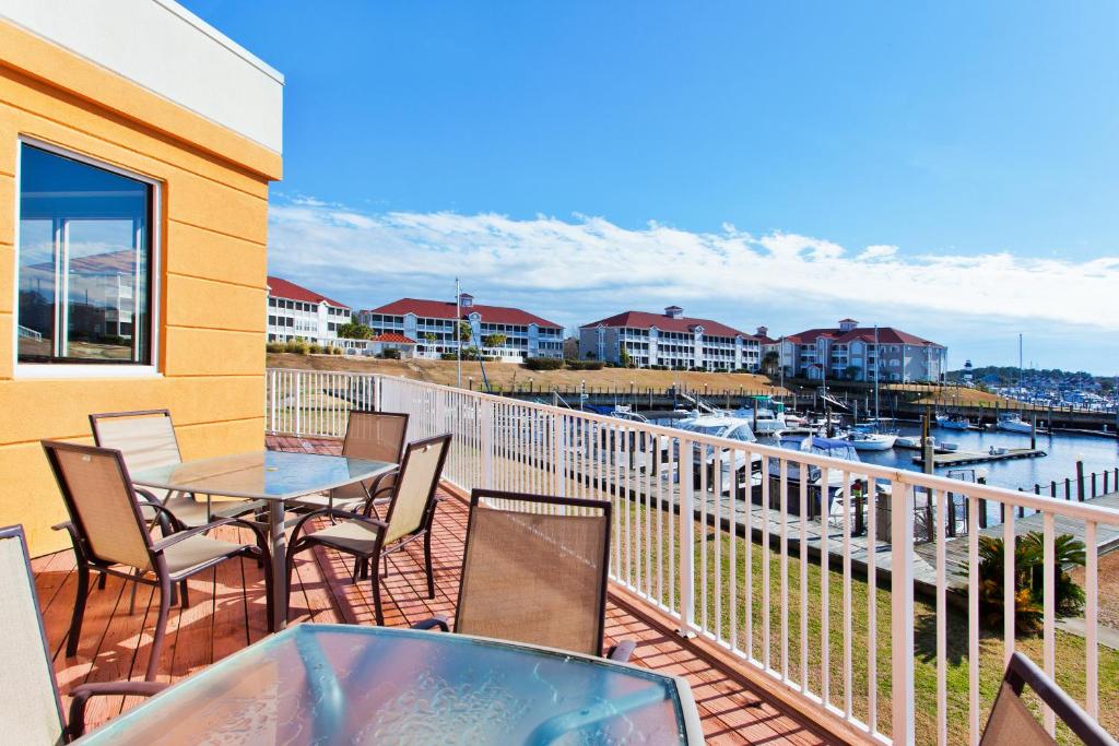 Holiday Inn Express North Myrtle Beach - Little River an IHG Hotel - image 4
