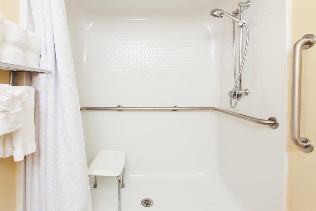 Holiday Inn Express North Myrtle Beach - Little River an IHG Hotel - image 5