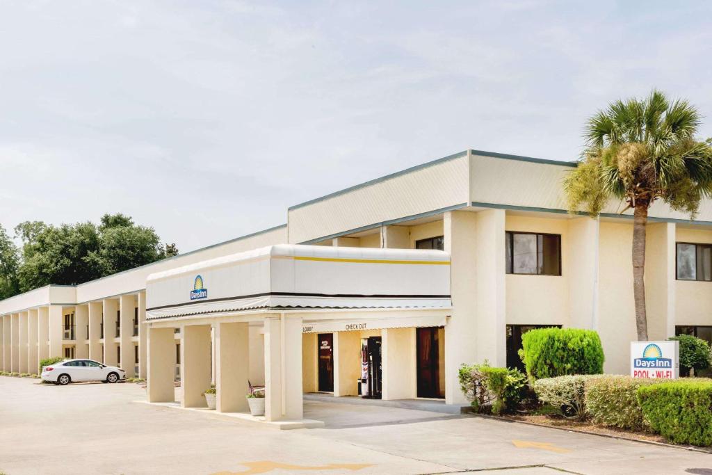Days Inn by Wyndham Little River - main image