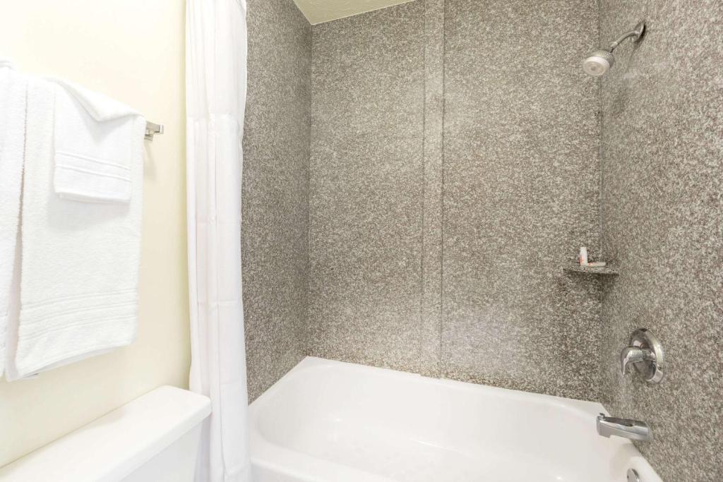 Days Inn by Wyndham Little River - image 6