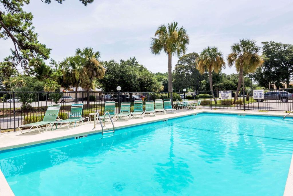 Days Inn by Wyndham Little River - image 7