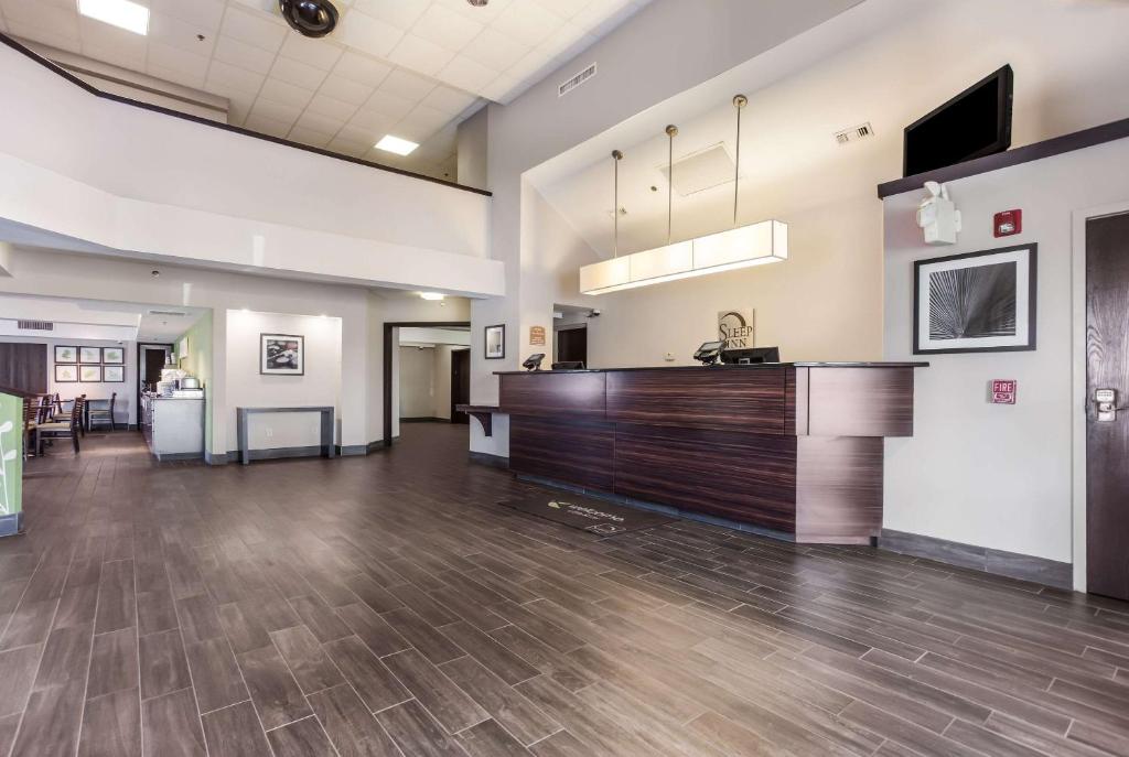 Sleep Inn at Harbour View - image 4