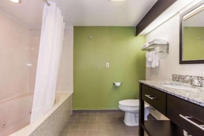 Sleep Inn at Harbour View - image 8