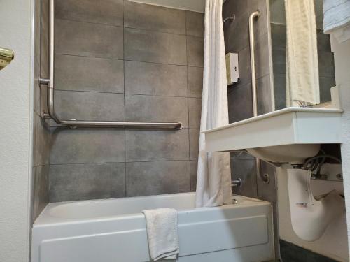 Americas Best Value Inn Little Rock - image 3