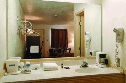 El Rancho Motel - image 3