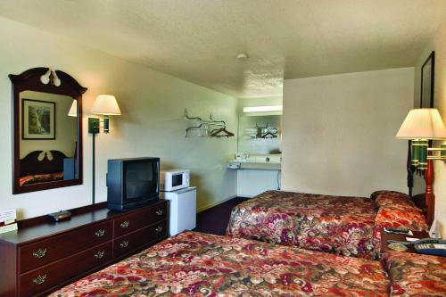 El Rancho Motel - image 5
