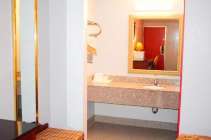 Economy Inn Little Rock - image 4