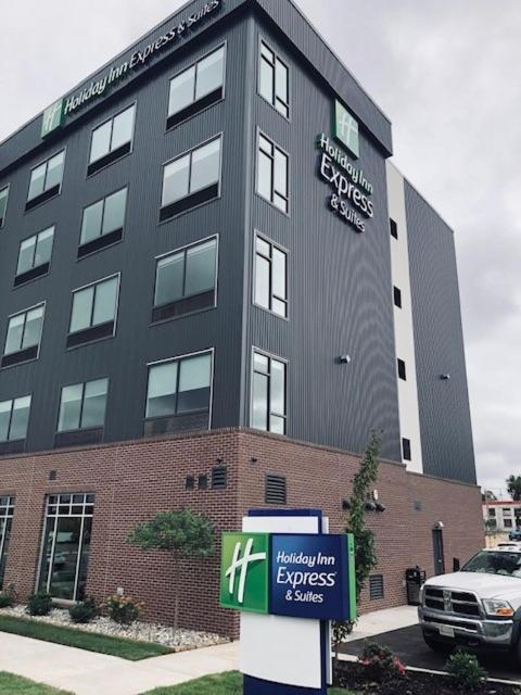 Holiday Inn Express & Suites - Little Rock Downtown an IHG Hotel - main image