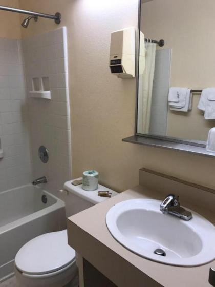 Springtown Inn - image 10