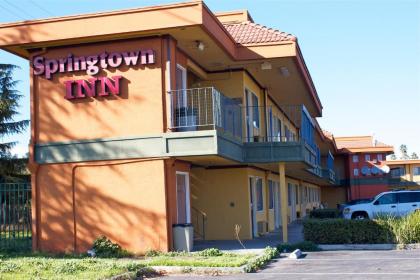 Springtown Inn - image 2
