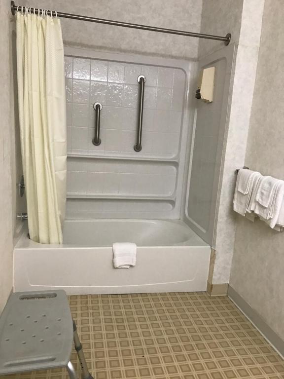 Springtown Inn - image 5