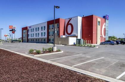 motel 6 Livingston CA   merced County Livingston