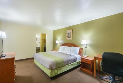 Motel 6-Livingston TX - image 9
