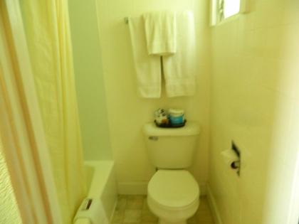 Country Motor Inn - image 13