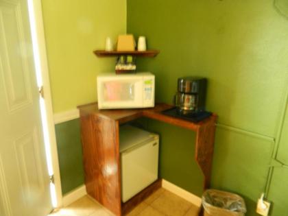 Country Motor Inn - image 14
