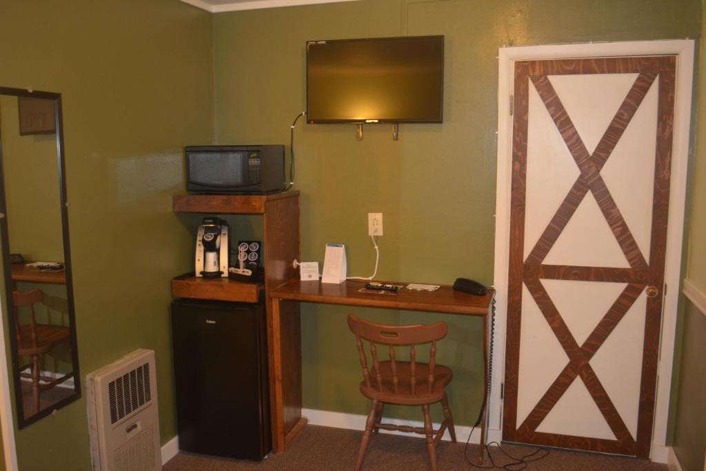 Country Motor Inn - image 3