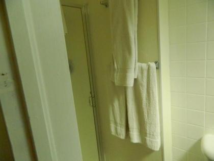 Country Motor Inn - image 8