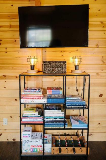 Paradise Valley Cabin by Chico and Yellowstone Park! - image 4