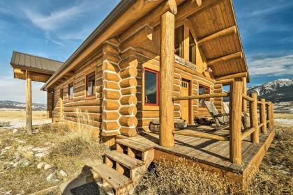 10-Acre Yellowstone Cabin with Stunning Mtn View - image 15