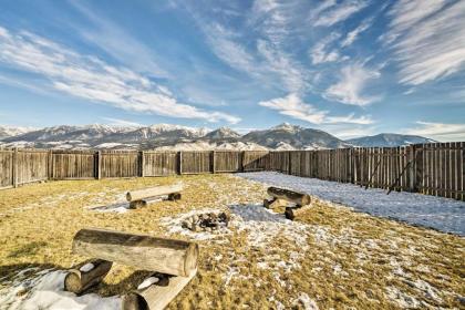 10-Acre Yellowstone Cabin with Stunning Mtn View - image 4
