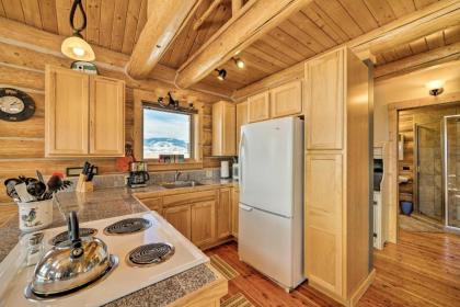 10-Acre Yellowstone Cabin with Stunning Mtn View - image 9