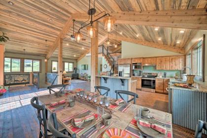 Custom Livingston Apt with Balcony and Mtn Views - image 13