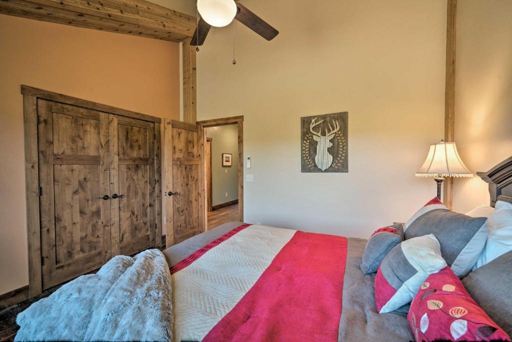 Custom Livingston Apt with Balcony and Mtn Views - image 2